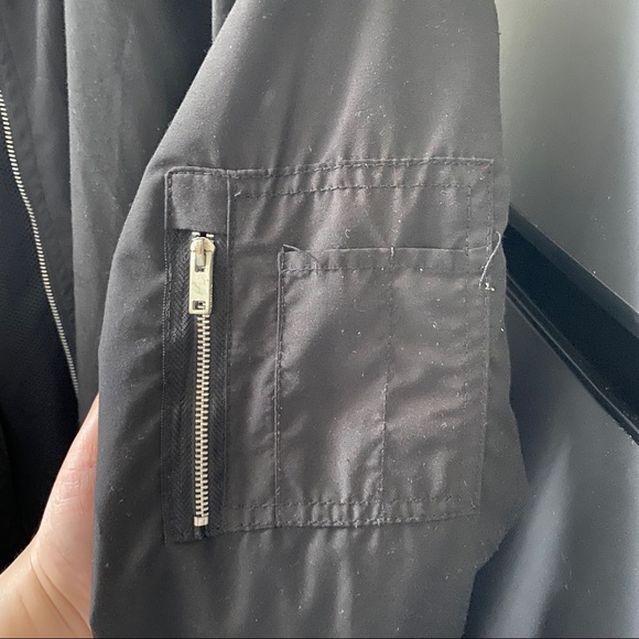 Pull&bear lightweight bomber jacket in mens size L olive - Picture 3 of 4